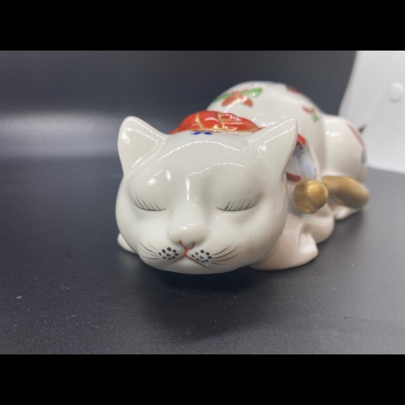 Vtg Porcelain Sleeping Cat w/ Hand Painted Butterflies - Made in Japan #268 - Picture 3 of 9